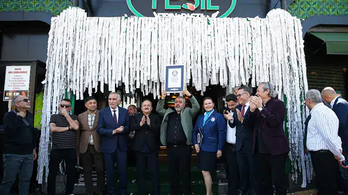 Doğal Yeşil Fırın, 5 bin 933 fiş diziniyle Guinness World Records'a adını yazdırdı