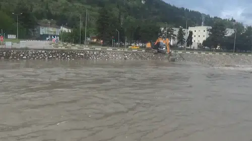 Yeşilırmak'ın taşmaması için ekipler sahada