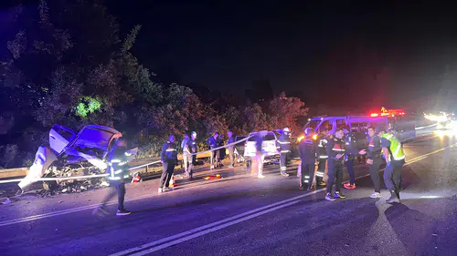 Burdur'da 4 aracın karıştığı kazada 4 kişi öldü, 11 kişi yaralandı