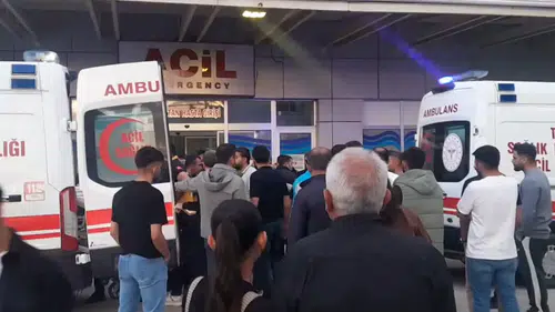Adıyaman'da iki otomobilin çarpıştı! 3 kişi öldü, 5 kişi yaralandı