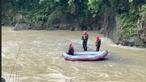 Akıntıya kapılarak kaybolan kişiyi arama çalışmaları devam ediyor