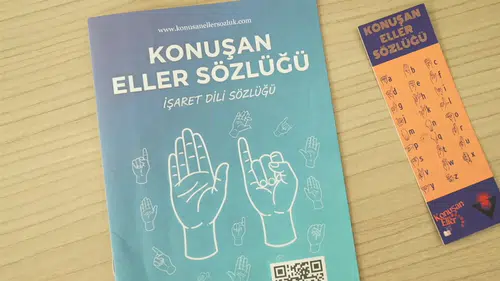 Ortaokul öğrencilerinin işaret dili deyimler sözlüğü projesi üçüncüsü oldu