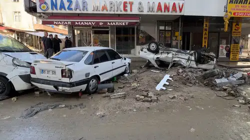 Havza ilçesinde selin ardından temizlik çalışmaları devam ediyor