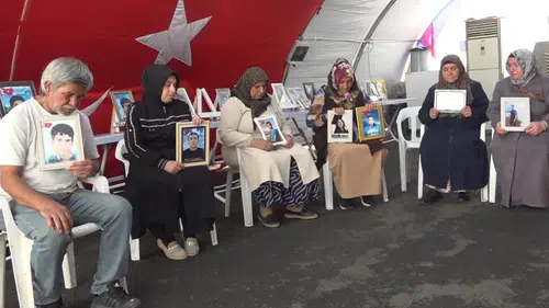 Diyarbakır anneleri bayramı evlatlarıyla kutlamak istiyor