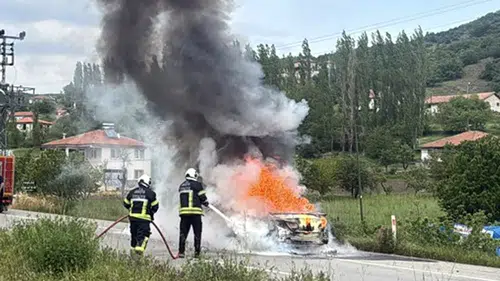 İki otomobilin çarpıştığı kazada 2 kişi öldü, 2 kişi yaralandı