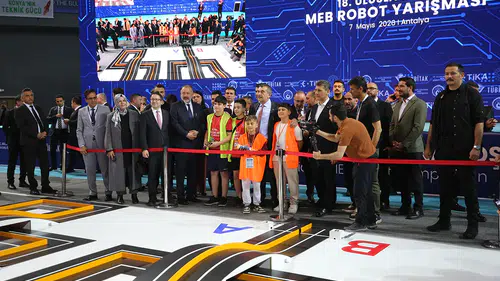 Milli Eğitim Bakanı Tekin, Antalya'daki Robot Yarışması’na katıldı