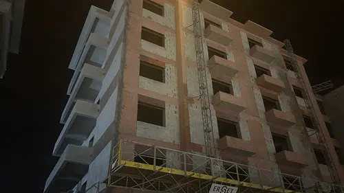 İnşaat işçisi 6. kattan düştü