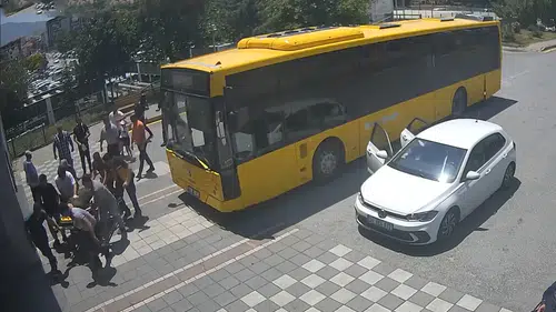 Kalp krizi geçiren yolcuyu otobüs şoförü hastaneye yetiştirdi