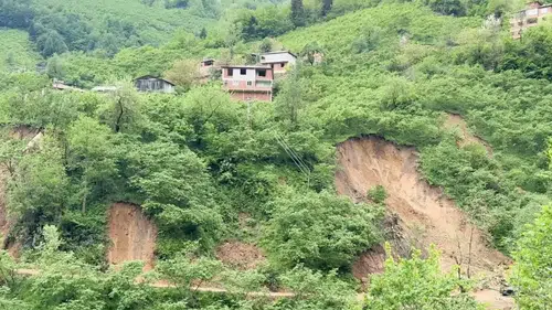 Heyelan nedeniyle 33 ev tedbir amacıyla boşaltıldı
