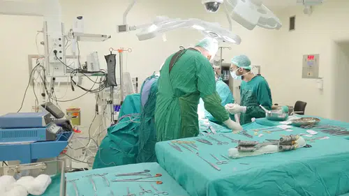 İnönü Üniversitesi sekizli çapraz karaciğer nakliyle dünyada bir ilke imza attı