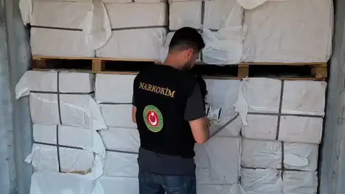 Gümrüklerde 8 milyar lirayı aşan kaçak ilaç ve uyuşturucu yakalandı