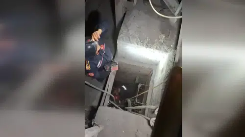 Bir fabrikada elektrik akımına kapılan 3 işçi öldü