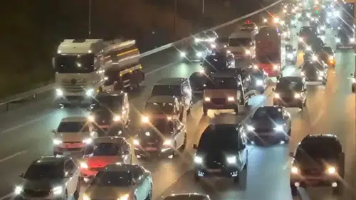 Bayram tatili dönüşü İstanbul girişinde trafik yoğunluğu