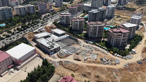 Kahramanmaraş’ın 370 milyonluk Gençlik Merkezi hızla yükseliyor