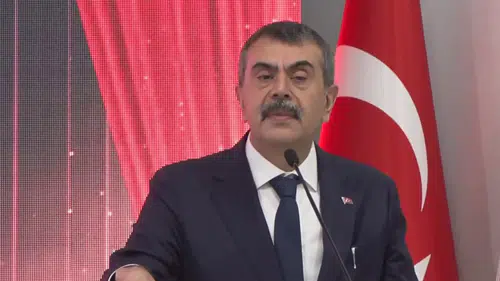 Bakan Tekin, Maarif Tiyatro Akademisi'nin sertifika töreninde konuştu
