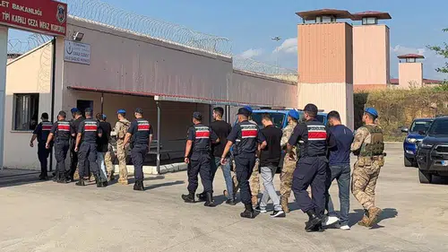 2 kişinin yaralandığı silahlı saldırıya ilişkin 6 zanlı tutuklandı