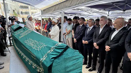 Kahramanmaraş'ta hayatını kaybeden 3 kardeşin cenazeleri defnedildi