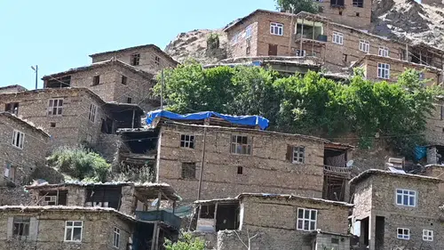 300 yıllık taş ve ahşap evler zamana direniyor