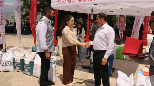 1387 depremzede çiftçiye tohum desteğinde bulunuldu