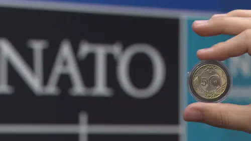 NATO Zirvesi anısına tedavülde kullanılacak özel 5 lira basıldı