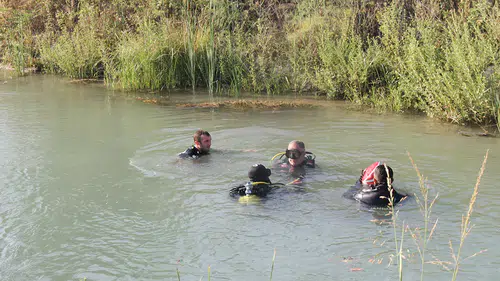 Antalya’da sulama kanalı yanında eşyaları bulunan kişi aranıyor