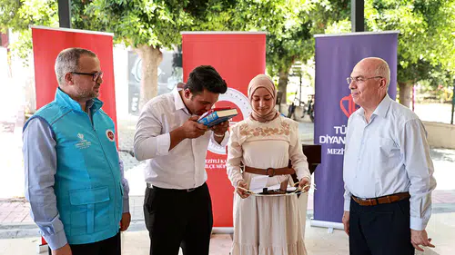 Yuva kurmayı planlayan öksüz Elif'in çeyizini gönüllü anneler hazırladı
