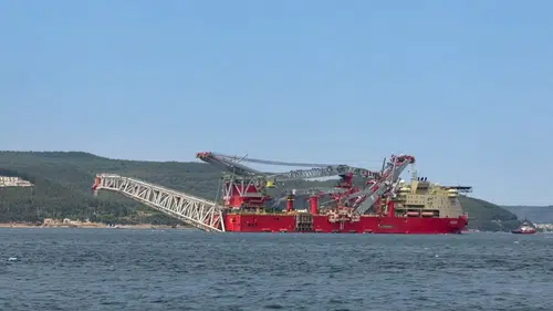 E - Doğal gaz boru hattı döşeme gemisi Çanakkale Boğazı'ndan geçti