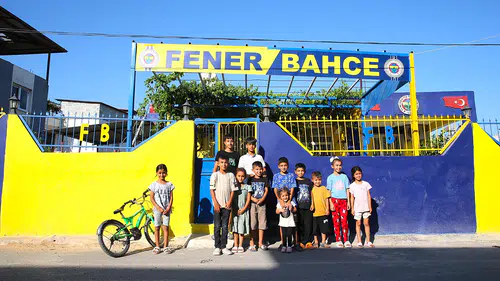 55 yaşındaki Fenerbahçeli depremzedenin sarı-lacivert sevgisi