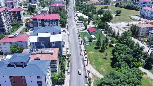 Kahramanmaraş'ta asfalt seferberliği dört koldan sürüyor