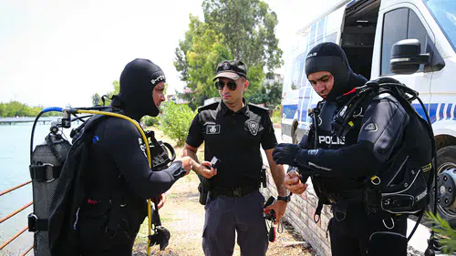 Kurbağa adamlar, boğulma vakalarına karşı teyakkuzda
