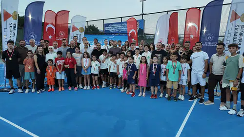 Ödüllü Tenis Turnuvasında şampiyonlar belli oldu! 8 farklı kategoride ödül