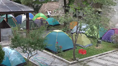 Kırkpınar sevdalısı güreşseverler çadırlarda konakladı