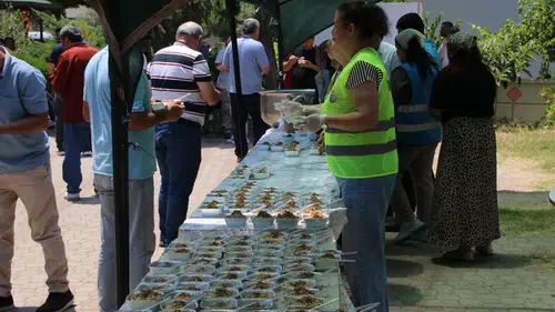 Kahramanmaraş’ta geleneksel aşure ikramı