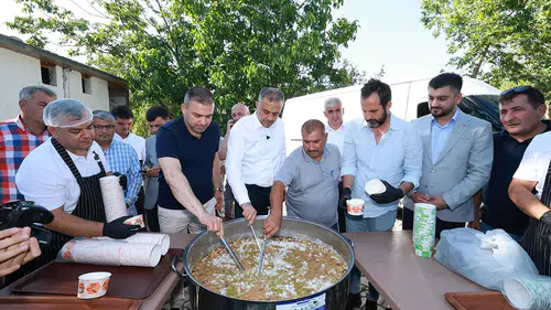 Başkan Toptaş, Dönüklü Mahallesi sakinleriyle aşure sofrasında buluştu