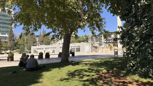 Kahramanmaraş’ta 35 dereceyi gören sıcaklık meydanları boşalttı