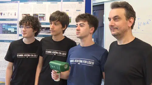 Lise öğrencileri elektromanyetik yöntemle rüzgar hızı ölçen cihaz geliştirdi