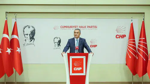 CHP’de 26 ilin başkanları görevinden uzaklaştırıldı