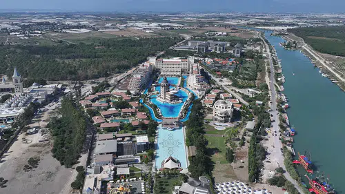 Antalya'ya gelen yabancı turist sayısı 6,5 milyonu aştı
