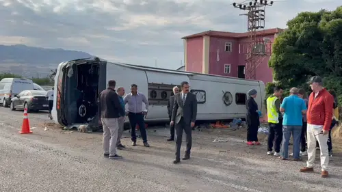 Kırıkkale'de yolcu otobüsü devrildi! 41 kişi yaralandı