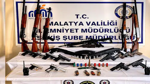 Sosyal medyada silah paylaşımı yapan 56 şüpheli yakalandı