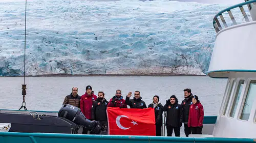 Türk bilim insanları 6. kez Arktik’te! Bakan Kacır da eşlik ediyor