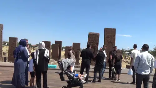 Malazgirt Zaferi'nin 955. yılında Ahlat'a ziyaretçi akını
