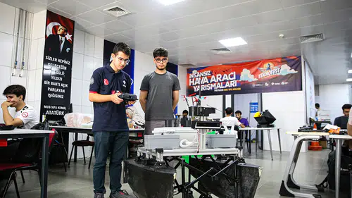 Üniversitelilerin insansız deniz aracı Mavi Vatan'da boy gösterecek