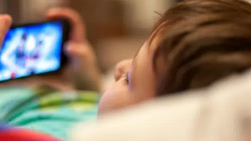 Sosyal medya çocukların beden algısını ve öz saygısını olumsuz etkiliyor