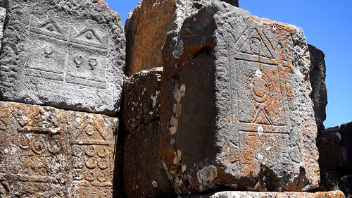 Gemen Dağı'nın zirvesindeki Men Tapınağı antik inançların izlerini taşıyor