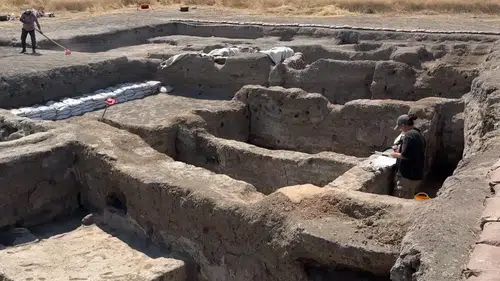 Çatalhöyük'ün ölüler evinin bitişiğinde 8 bebek iskeleti bulundu