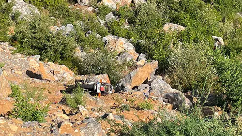 Uçuruma yuvarlanan motosikletteki 1 kişi yaşamını yitirdi