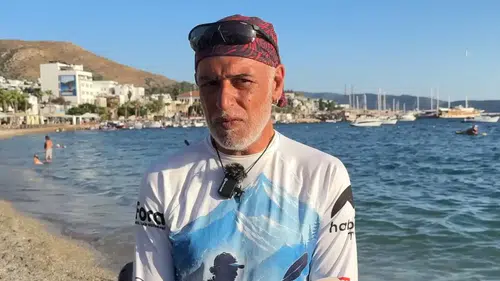 Türkiye'nin kıyılarını kanoyla kürek çekerek geziyor