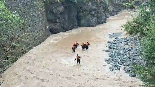 Sel sularına kapılan 2 kişi için arama çalışması başlatıldı