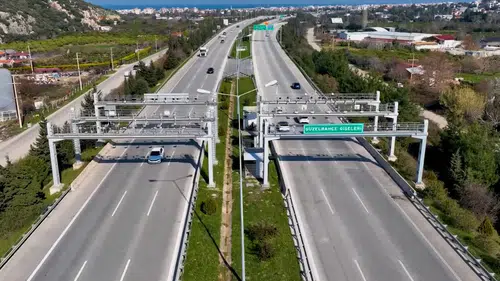 Kara yollarında serbest geçiş başladı, eski gişeler kaldırılıyor
